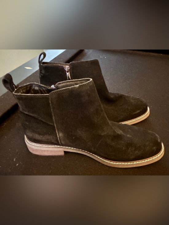 Crown Vintage Shoes - Women's Black Suede Ankle Boots - Side Zip Chelsea Style size 11